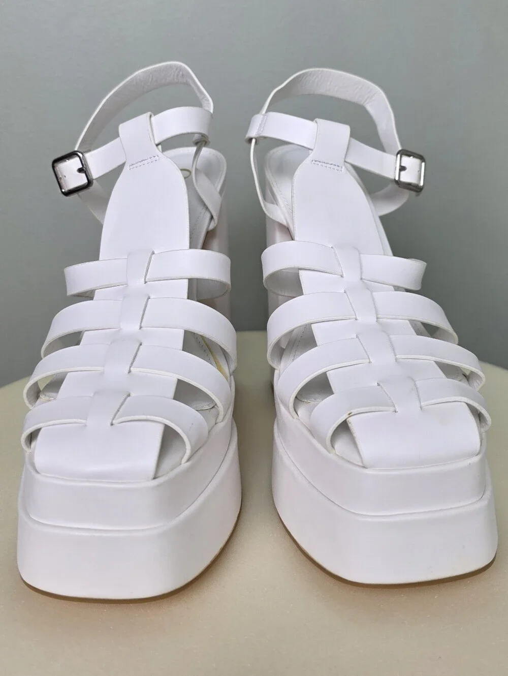 Olivia Jaymes White Cage Strappy Chunky Block Heel Platform Fisherman Sandal 7.5